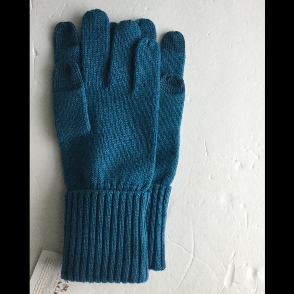 Coach Gloves - Picture 6 of 6